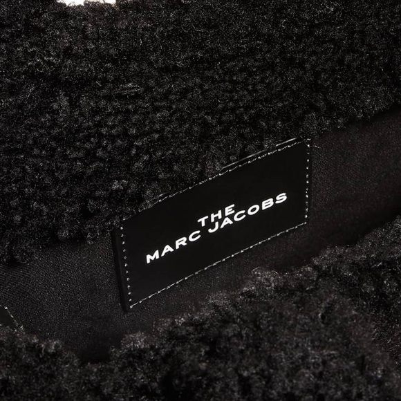 MARC JACOBS
TEDDY MINI TOTE BAG - Picture 6 of 10